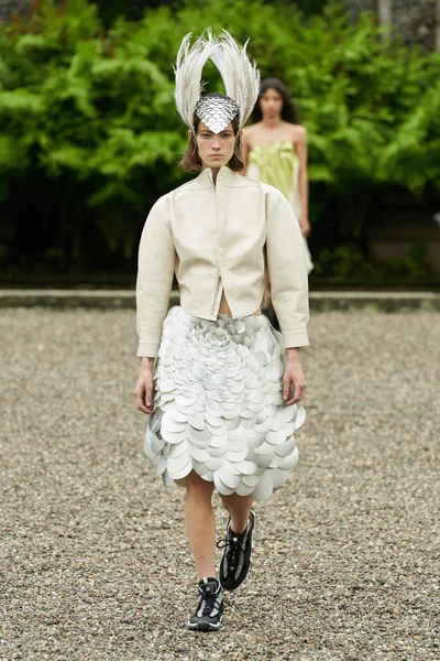 Look 17